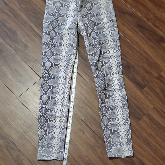Hudson Jeans Snake Print Skinny Jeans - Gray and White - Picture 9 of 9